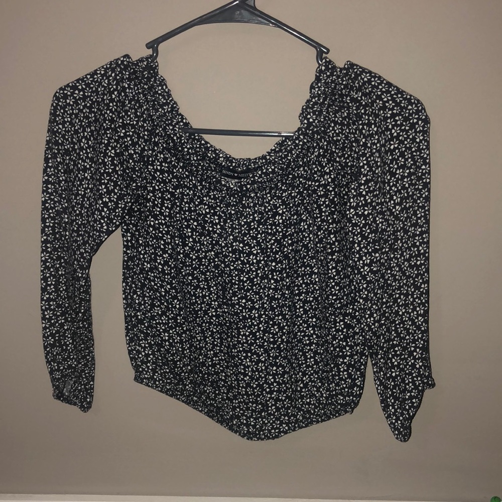 Brandy Melville off the shoulder top
